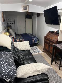 TINY HOME - Benny’s Bar - Lake Munmorah - 7
