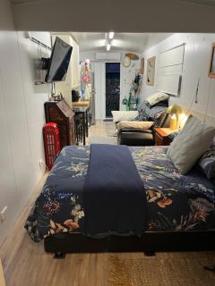 TINY HOME - Benny’s Bar - Lake Munmorah - 0