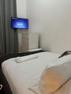 Room 3 • Double Bed in London King’s Cross - 8