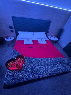 Rebel Suite love - 2