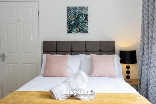 Spacious Cosy Cove with Large Driveway and Garden - 4