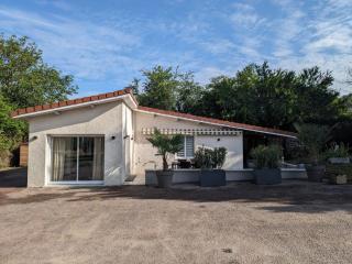 Maison avec piscine intérieure, terrasse et Wi-Fi gratuit à Curel - FR-1-611-92 - - 3