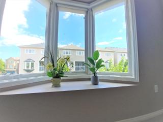 Rooms near Train Station - Burlington - 9
