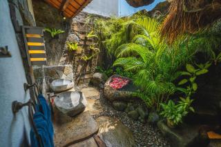 Tropical Villa Flintstones - Canggu - 8