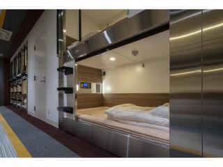Capsule Hotel J Garden Shin-Osaka - Osaca - 3