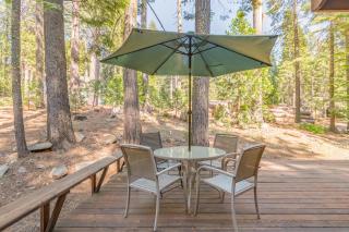 Pinetree Paradise - 1