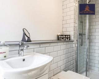 Swan House Apartment 9 - 2 Bed Apartment - Sleeps 6 - Free Parking - Liverpool - close to city centre - By ALL ELITE STAYS - Liverpool - 6