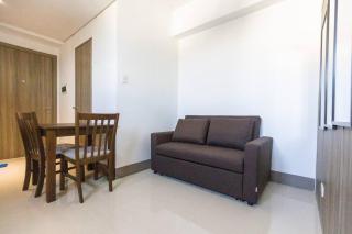 Bohemian 1-BR Condo in Mandaluyong - Manila - 1