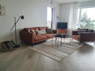 Lovely modern 1-bedroom apartment, free parking - 8