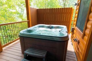 Skyview Treehouse A by Amish Country Lodging - Millersburg - 9