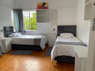 Petals Guesthouse - Gqeberha - 3