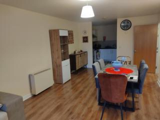 Swallows Nest - spacious bright double bedroom with ensuite bathroom - Dublin - 1