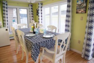 Relax At This 6 Bedroom 3 Bath Bay Front In Surf City - Surf City - 9
