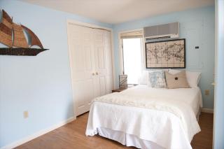 Relax At This 6 Bedroom 3 Bath Bay Front In Surf City - 8