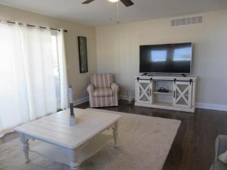 Single Family On The Ocean Side Block In Brant Beach, Very Nicely Appointed! - 4