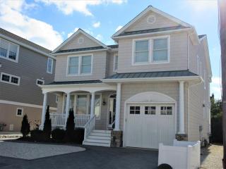 Contempory Home Oceanside In Brant Beach - Brant Beach - 0