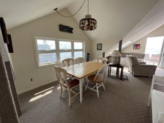 Classic Beach House On The Bay - Beach Haven - 9
