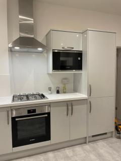Newly renovated flat in Ashtead - 2