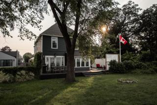 Hamilton's Beach House Stunning Lake Views! Modern Open concept HotTub,firepit, 3BR - 4