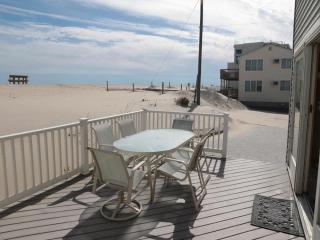 Ocean Front Duplex Sleeps 8 - Beach Haven - 8