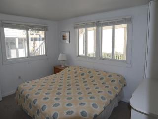Ocean Front Duplex Sleeps 8 - Beach Haven - 4