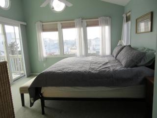5 Bedroom, 3 Baths And 1 Half Bath In Ship Bottom On Ocean Block - Ship Bottom - 1