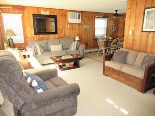 Upgraded 2Nd Floor Duplex In The Heart Of Harvey Cedars Close To The Bay Beach And The Ocean, - Harvey Cedars - 0