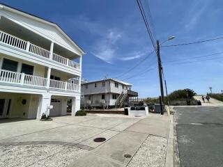 Nice Home In Ship Bottom With 3 Bedrooms, Private Swimming Pool And Wifi - Ship Bottom - 9