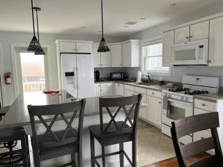 Nice Home In Ship Bottom With 3 Bedrooms, Private Swimming Pool And Wifi - Ship Bottom - 5