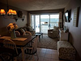 Right In The Heart Of Beach Haven - 5