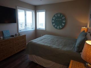 Right In The Heart Of Beach Haven - 1