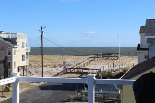 Gorgeous Home 4Th From Beach - Brighton Beach - 1