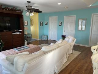 Well Appointed 5 Bedroom 35 Bath In Ship Bottom Located 6 Homes To The Beach - 5