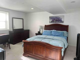 SUITE A - Private Cozy, Spacious Suite with Private Bathroom - Bowie - 0