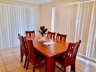 4 bedroom entire house in Raceview,QLD 4305 - 6