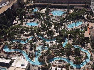 Lucky Gem Penthouse & Luxury Suites at Signature Resort, Balcony Strip View 2605 - Las Vegas - 6
