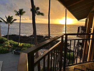 Oceanfront Penthouse with Loft - Kailua-Kona - 9