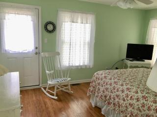 Very Nice Oceanside Rental! - Beach Haven Crest - 4
