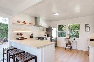 Shoreline Cottage - Santa Barbara - 1