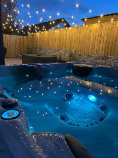 The Orchard, 5 Star Luxury Accommodation - Newcastle - 9