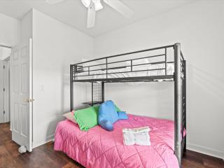 Comfortable 2 BR Retreat-Quiet offseason stay at Cypress Bend - 6