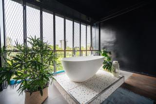 MIQ Ekkamai2 3BR Designer home Oval Bathtub 15pax - Bangkok - 4