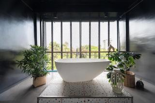 MIQ Ekkamai2 3BR Designer home Oval Bathtub 15pax - Bangkok - 3