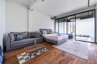 MIQ Ekkamai2 3BR Designer home Oval Bathtub 15pax - Bangkok - 5