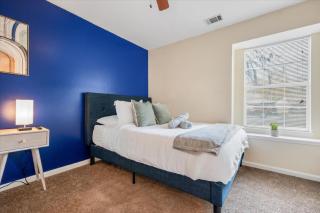 75'' TV - Spacious Home - King Bed, Large Yard, No Stairs - 2