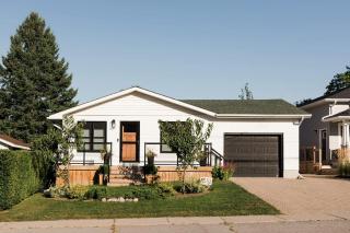 The Old Homestead - Gorgeous backyard right in The Heart of Picton - Picton - 0