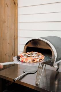 The Old Homestead - Gorgeous backyard right in The Heart of Picton - 5