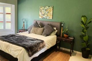 Morningside home full solar, pizza oven and pool - Cape Town - 2