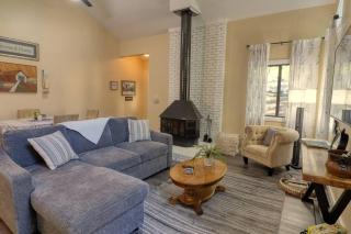 Bryce Chalet Retreat A Mountain Getaway - Basye - 0