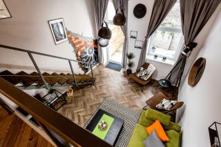 Walk to Nightlife from Elegant and Quiet Apartment - Budapest - 5